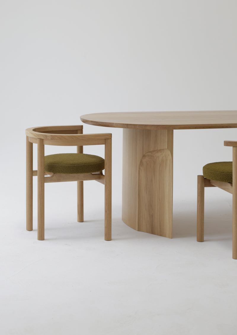 Deme dining table