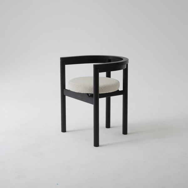 Arc chair