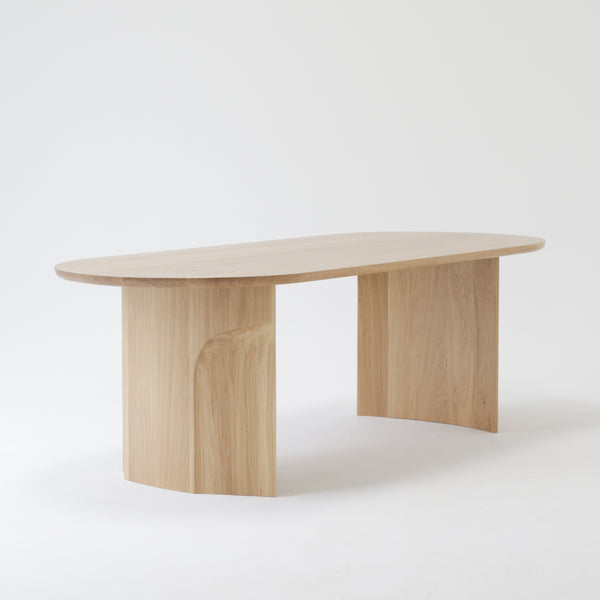 Deme dining table