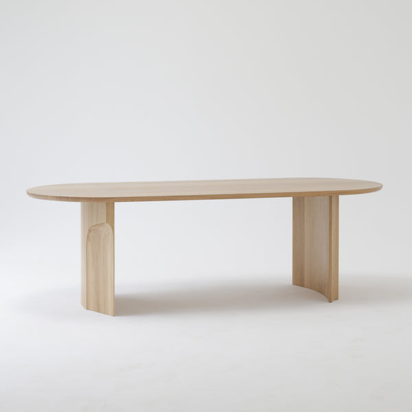 Deme dining table