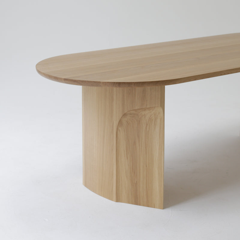 Deme dining table